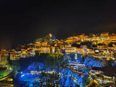 ทัวร์จีน เมืองฉางชา ทัวร์จีน ฉางชา จางเจียเจี้ย ฝูหรงเจิ้น เฟิ่งหวง ประตูสวรรค์ เขาอวตาร (ไม่ลงร้าน) 6 วัน 5 คืน - TWP-ZGYIH-2517QW